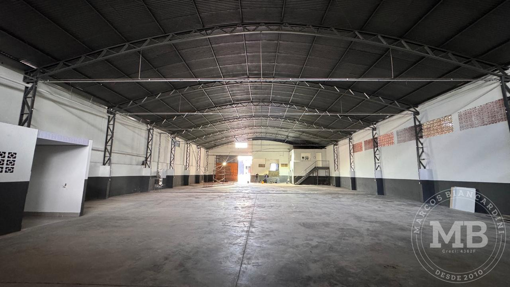 Prédio Inteiro para alugar, 900m² - Foto 3