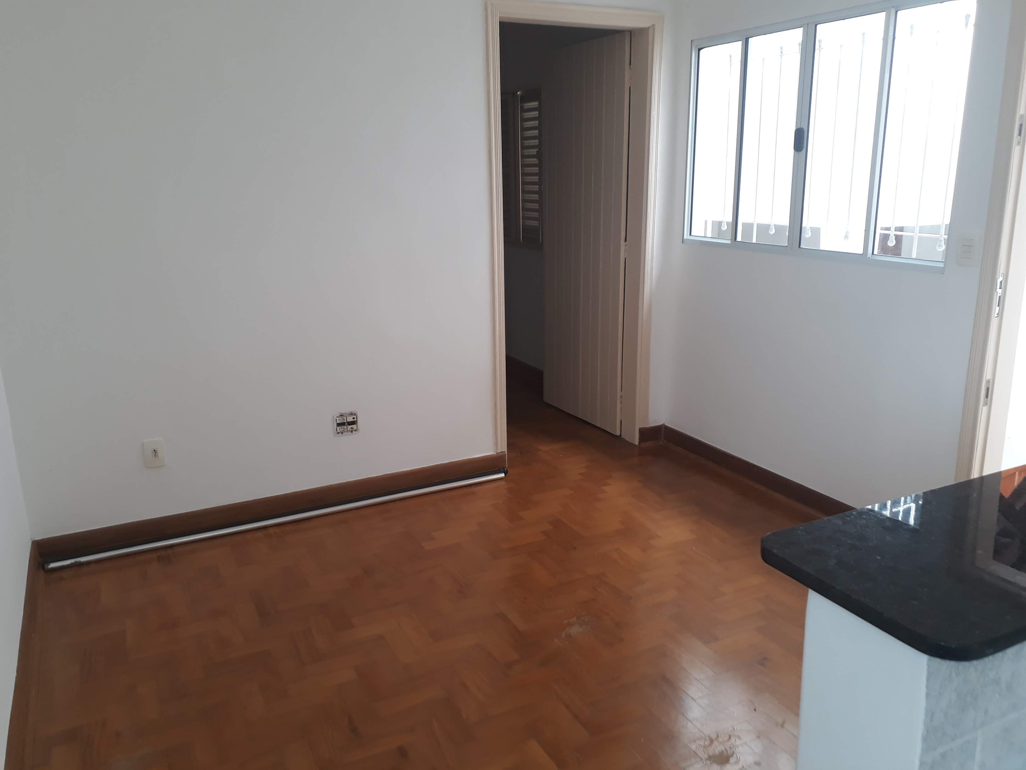 Casa para alugar com 1 quarto, 32m² - Foto 4