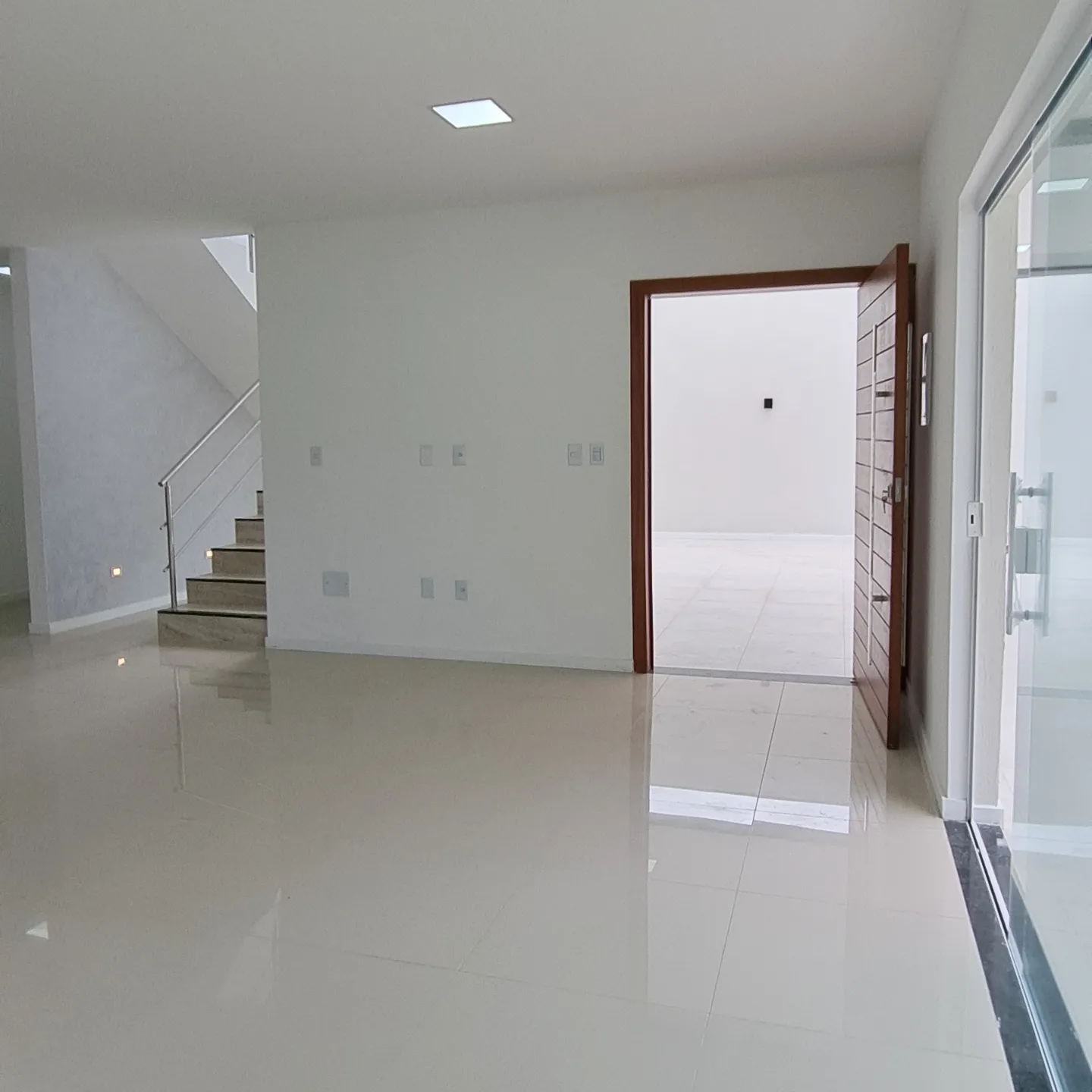 Casa à venda com 5 quartos, 350m² - Foto 2