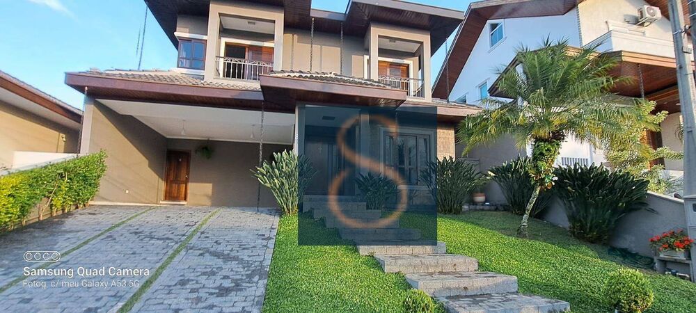 Sobrado, 4 quartos, 207 m² - Foto 1