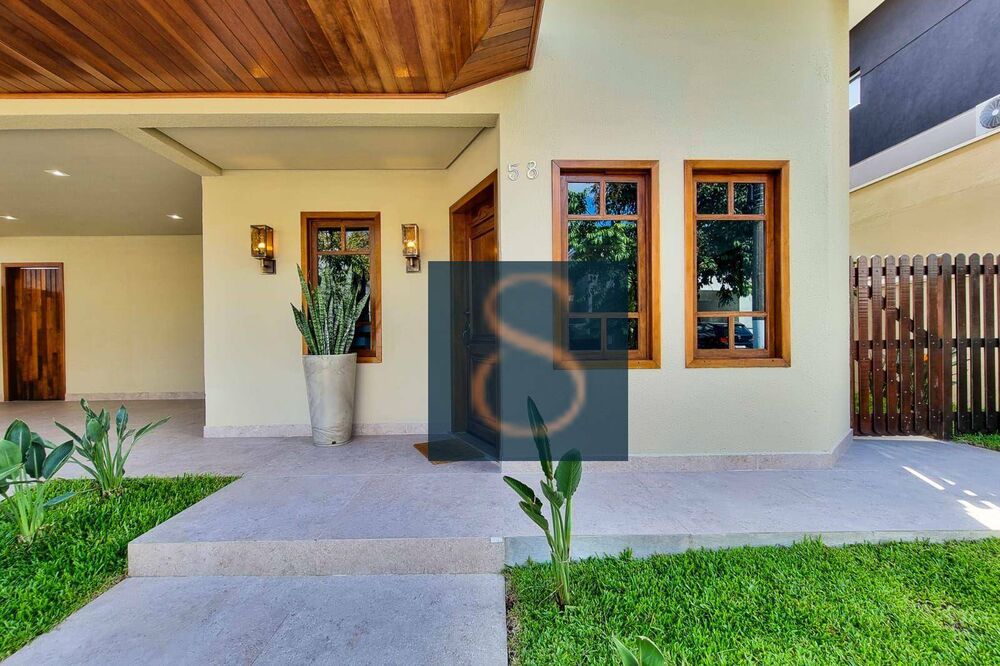 Sobrado à venda com 3 quartos, 280m² - Foto 1