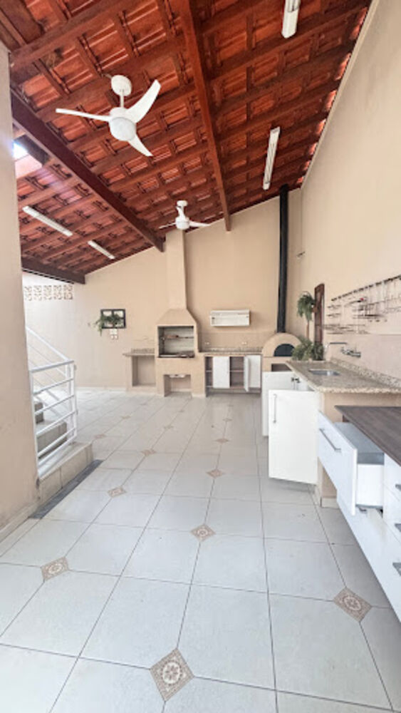 Casa, 3 quartos, 220 m² - Foto 1