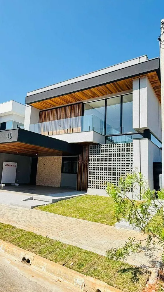 Sobrado à venda com 4 quartos, 265m² - Foto 1