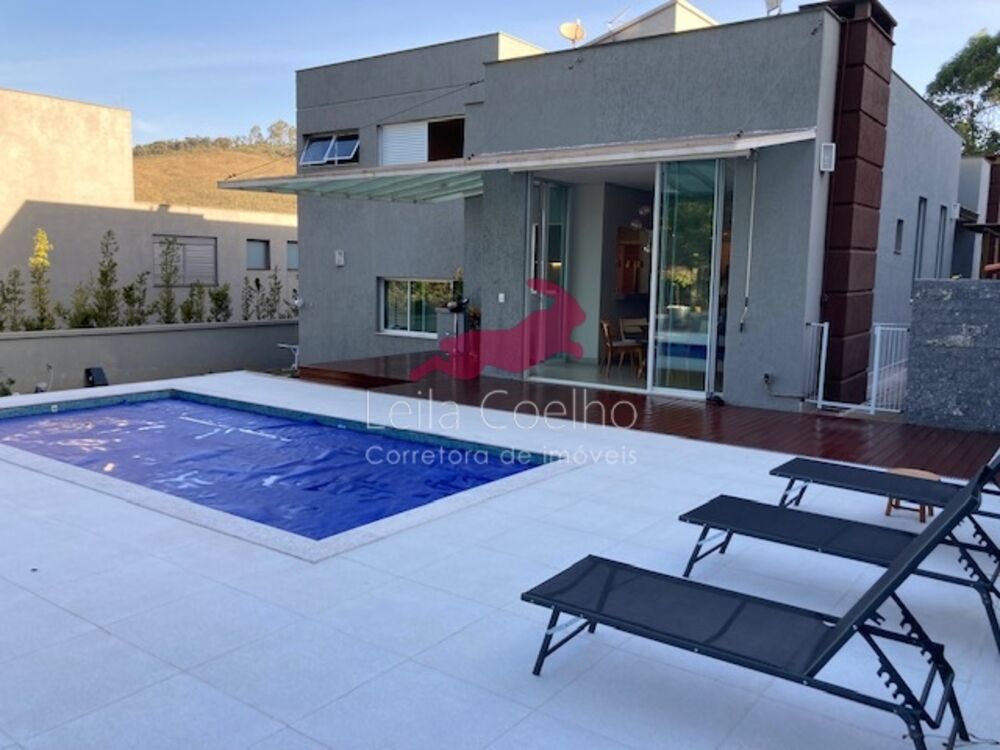 Casa de Condomínio à venda com 4 quartos, 244m² - Foto 2