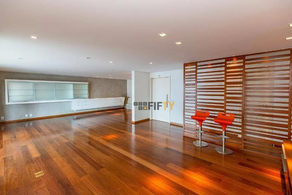 Apartamento, 3 quartos, 234 m² - Foto 2