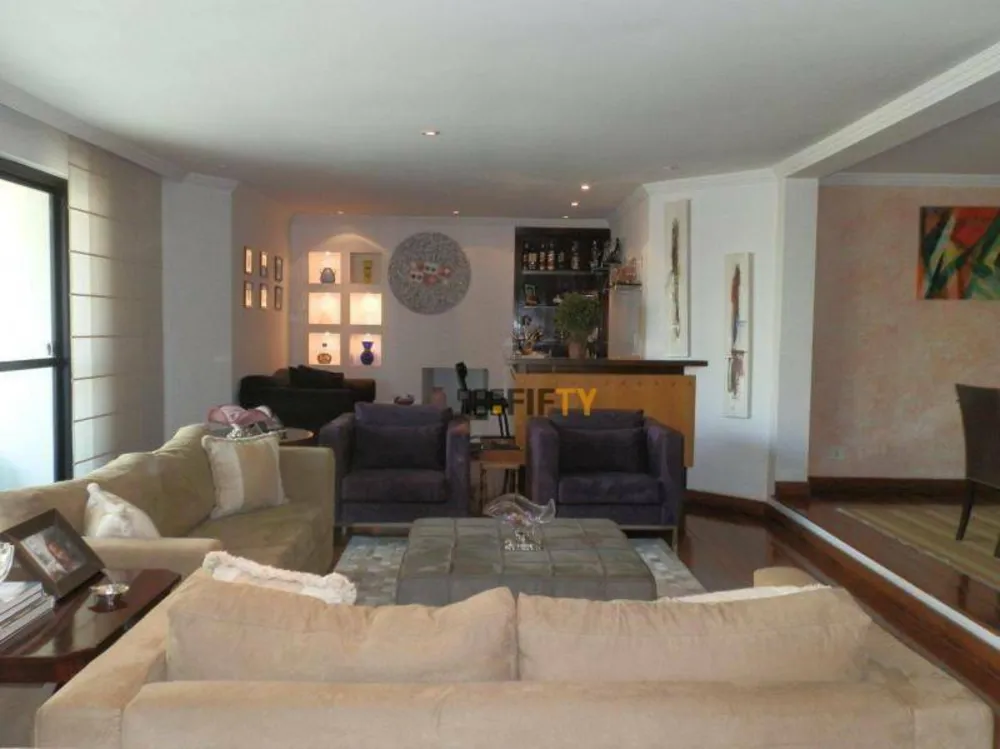 Apartamento, 3 quartos, 240 m² - Foto 2