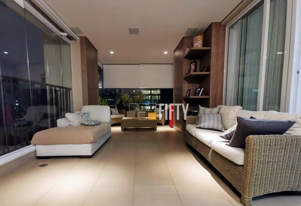 Apartamento, 3 quartos, 223 m² - Foto 1