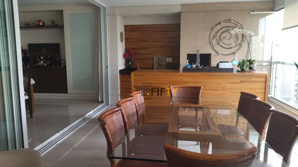 Apartamento, 3 quartos, 222 m² - Foto 2