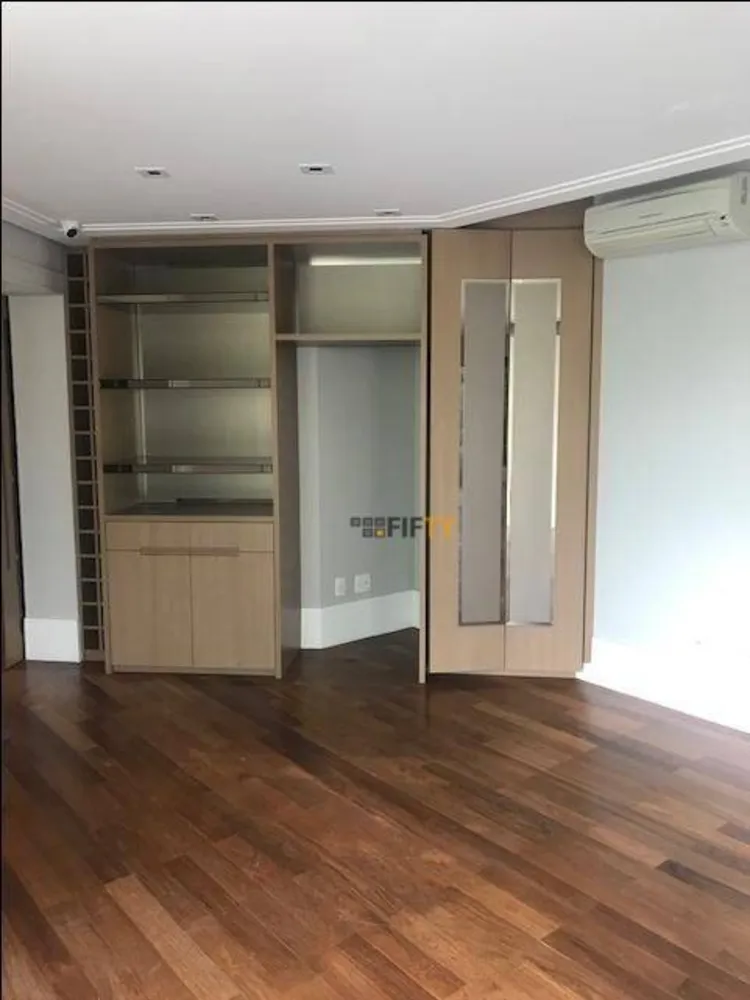 Apartamento, 3 quartos, 260 m² - Foto 4
