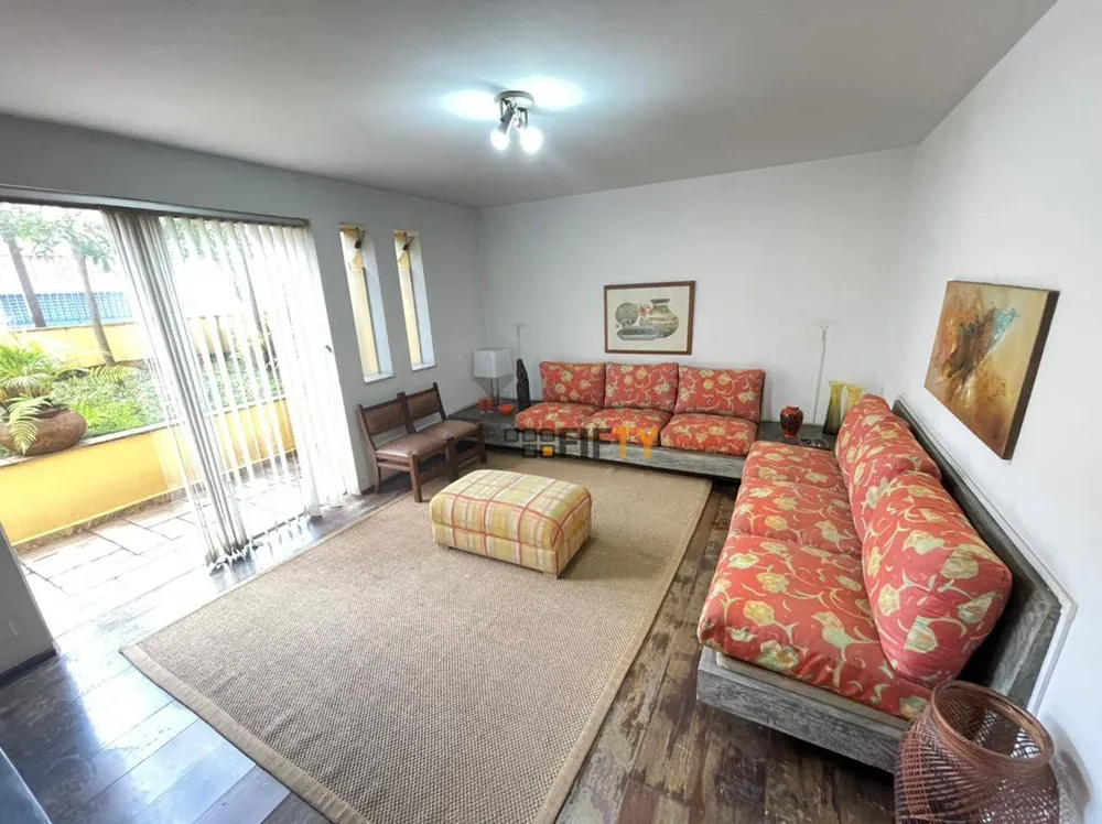 Sobrado, 3 quartos, 275 m² - Foto 1