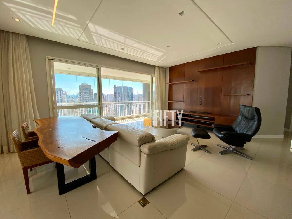 Apartamento, 3 quartos, 238 m² - Foto 2