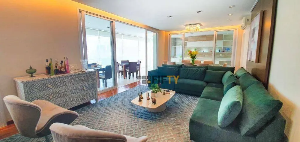 Apartamento, 3 quartos, 233 m² - Foto 1