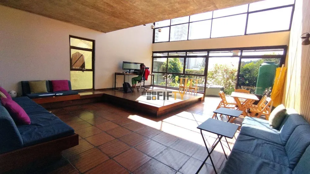 Casa, 3 quartos, 250 m² - Foto 1