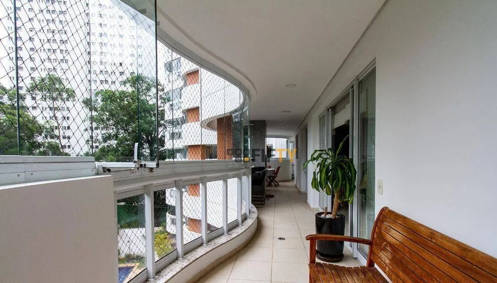 Apartamento, 3 quartos, 189 m² - Foto 2