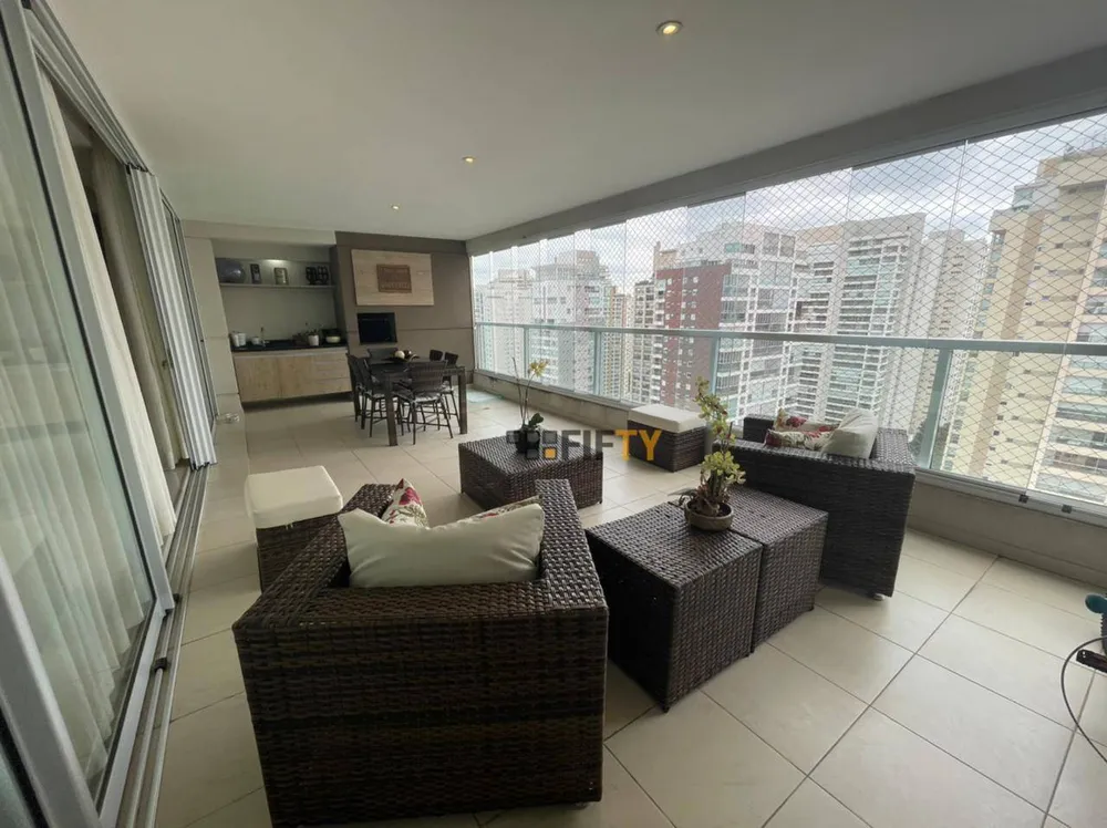 Apartamento, 3 quartos, 222 m² - Foto 1