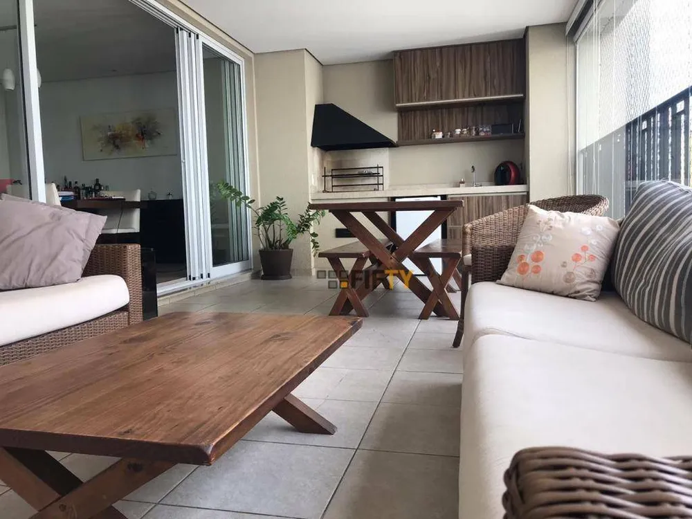 Apartamento, 4 quartos, 223 m² - Foto 1