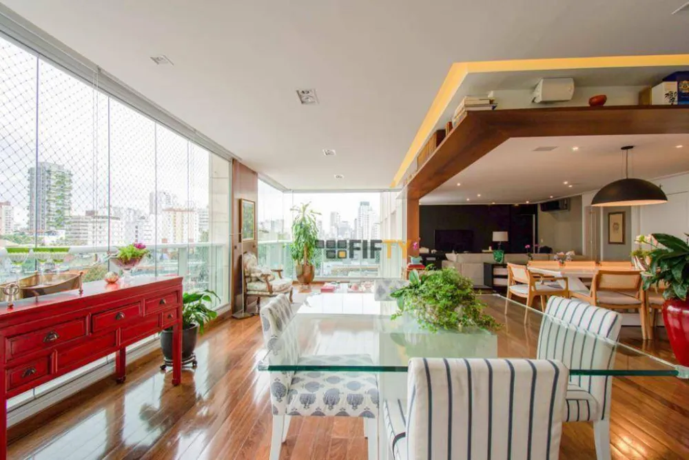 Apartamento, 4 quartos, 233 m² - Foto 1