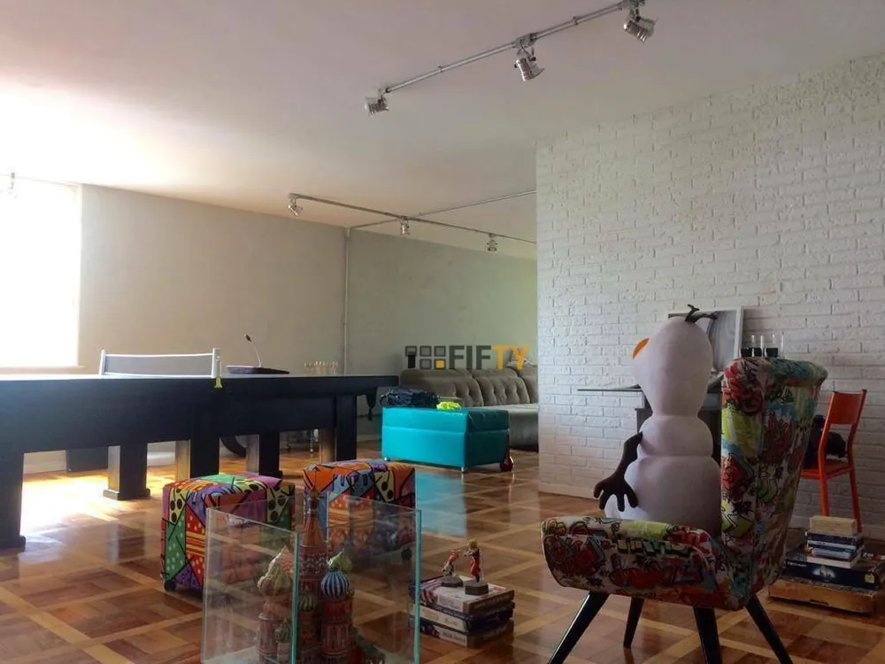 Apartamento, 3 quartos, 231 m² - Foto 2