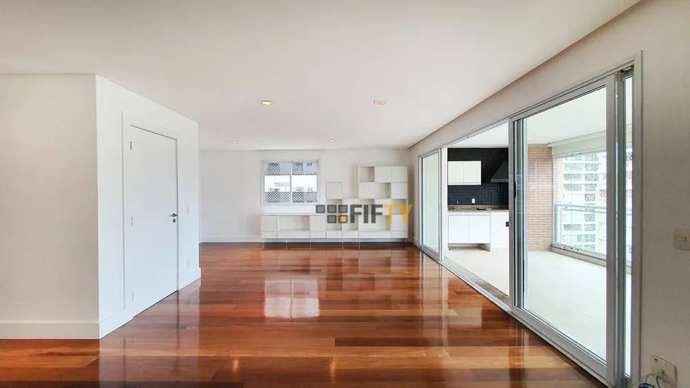 Apartamento, 3 quartos, 204 m² - Foto 2