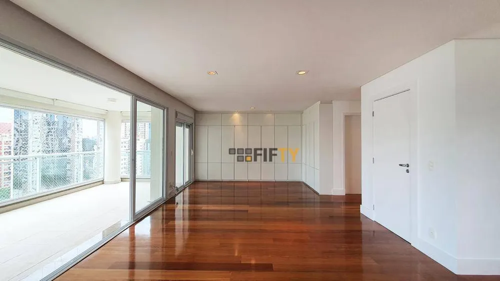 Apartamento, 3 quartos, 204 m² - Foto 1