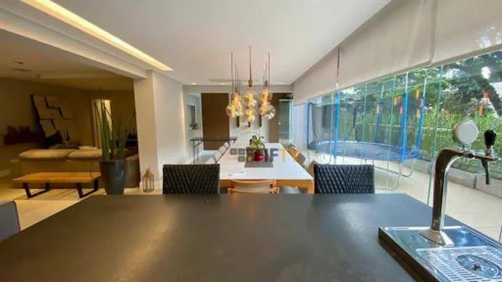 Apartamento, 3 quartos, 220 m² - Foto 1