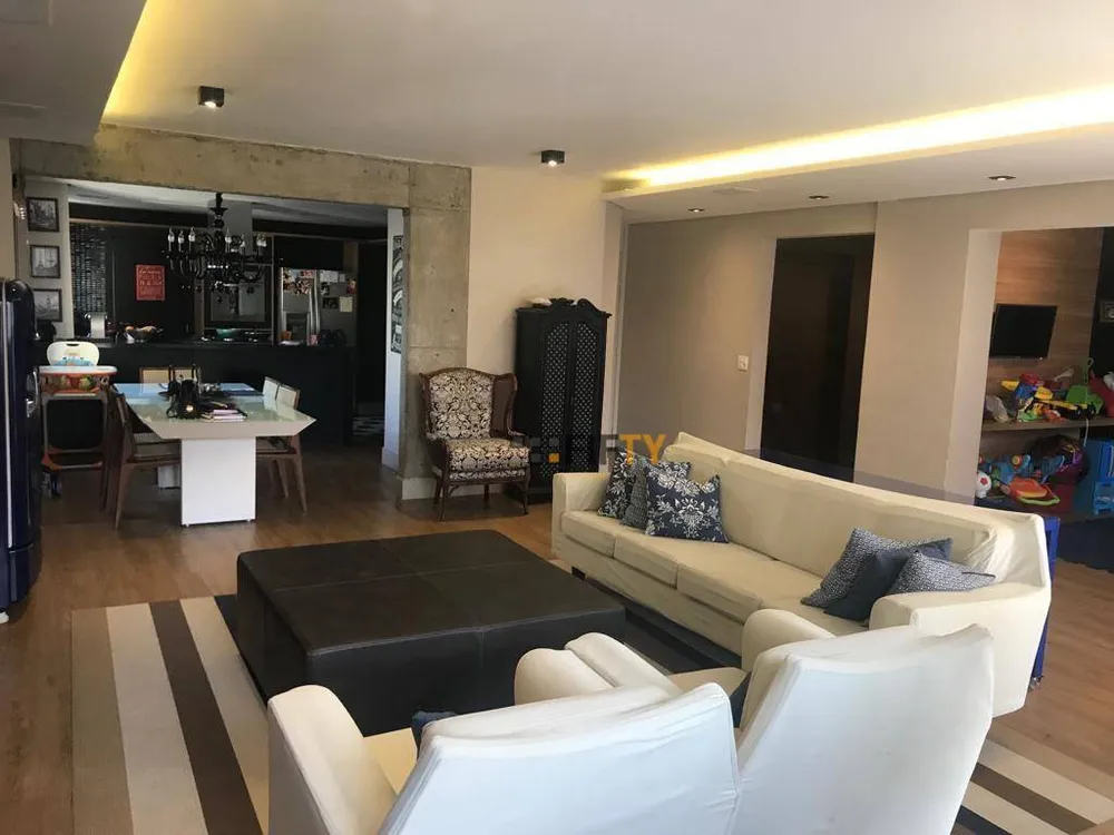 Apartamento, 3 quartos, 200 m² - Foto 1
