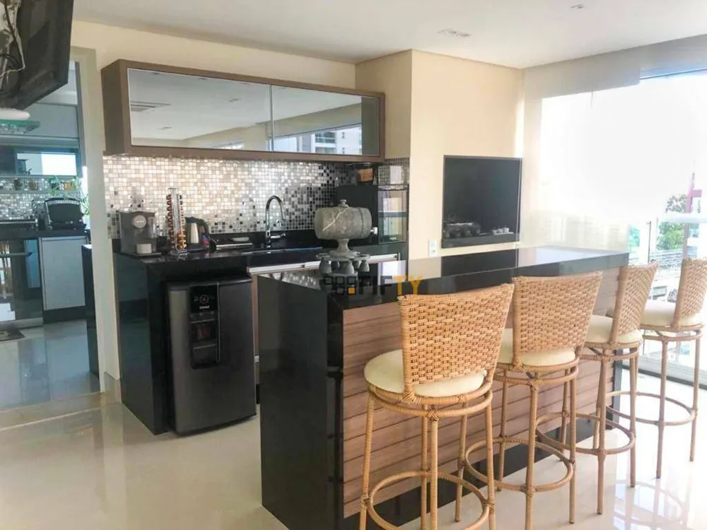 Apartamento, 3 quartos, 250 m² - Foto 1