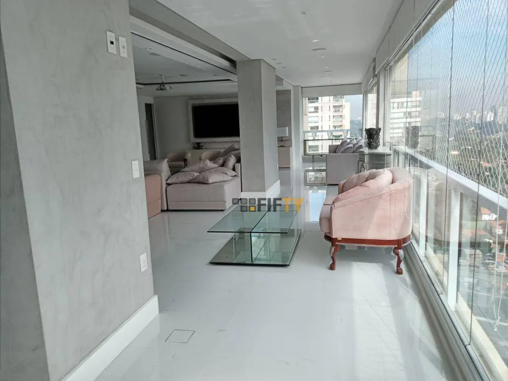 Apartamento, 3 quartos, 233 m² - Foto 1