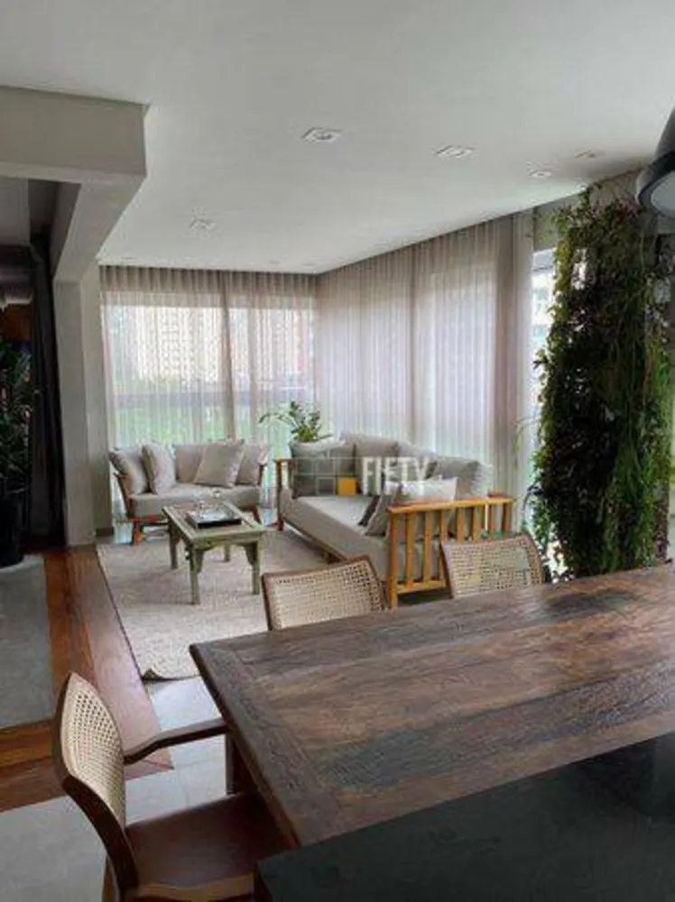 Apartamento, 3 quartos, 210 m² - Foto 2