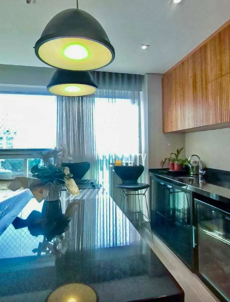 Apartamento, 3 quartos, 210 m² - Foto 1