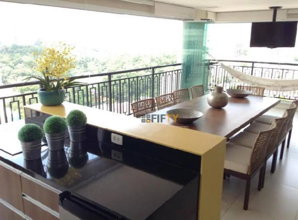 Apartamento, 3 quartos, 206 m² - Foto 1
