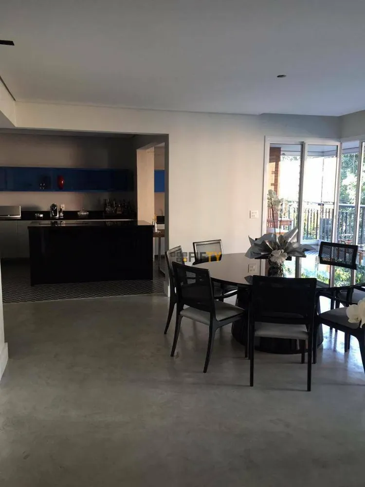 Apartamento, 3 quartos, 226 m² - Foto 3