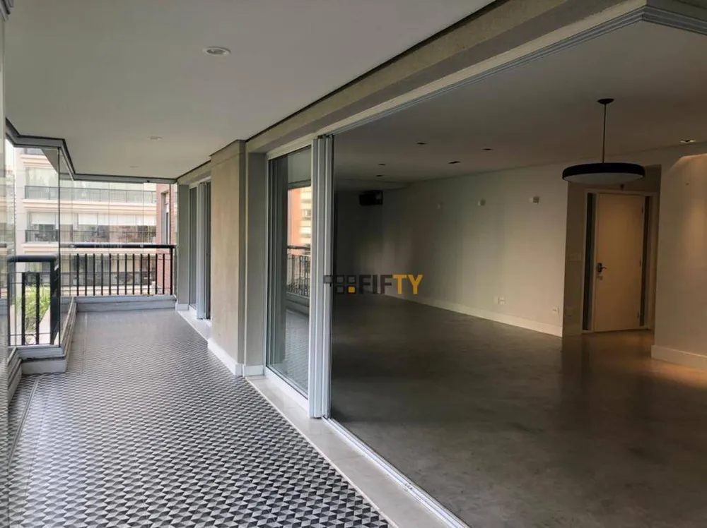 Apartamento, 3 quartos, 226 m² - Foto 1