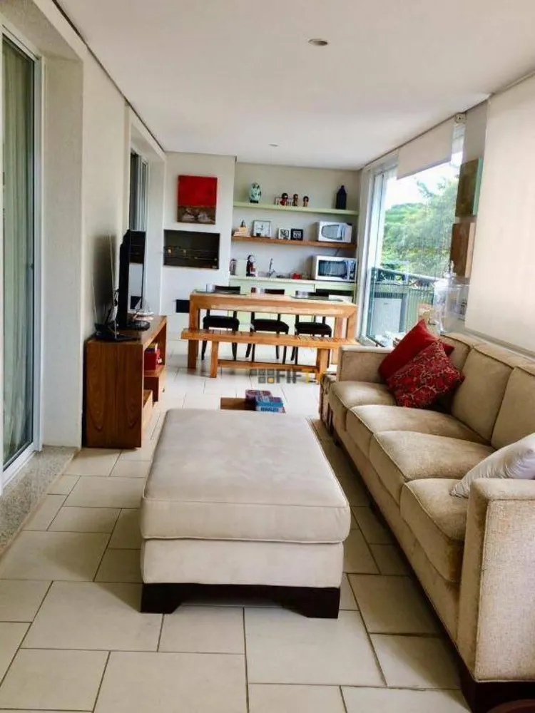 Apartamento, 4 quartos, 216 m² - Foto 2