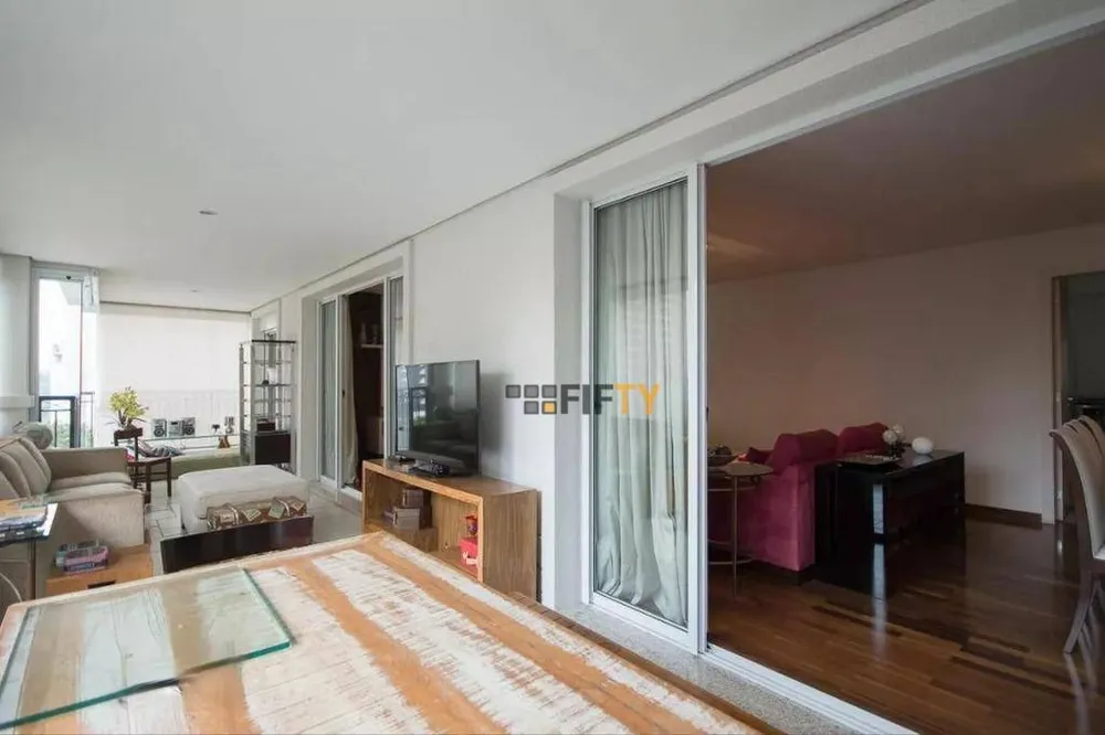 Apartamento, 4 quartos, 216 m² - Foto 1
