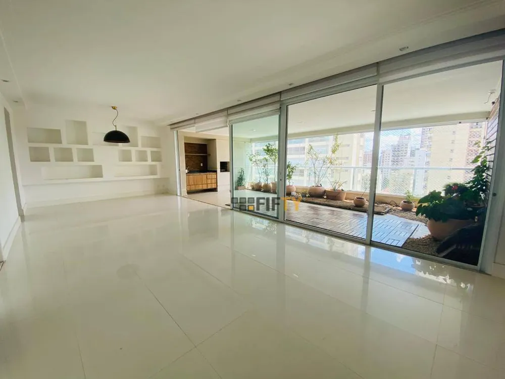 Apartamento, 3 quartos, 222 m² - Foto 1