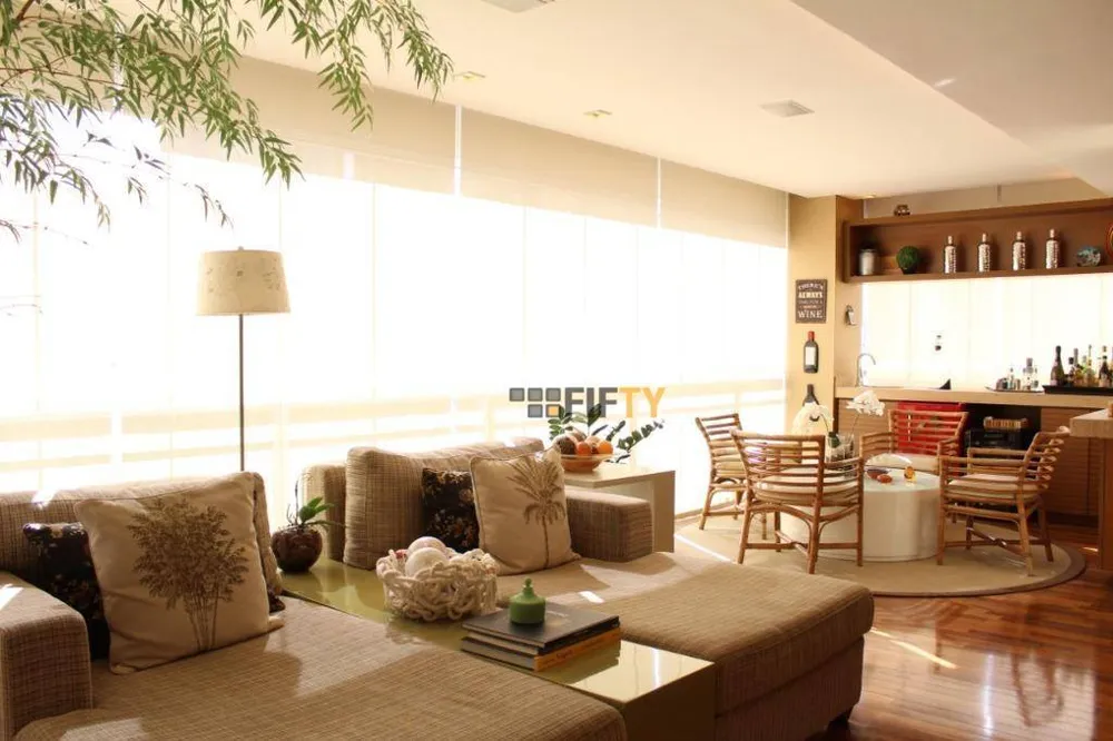 Apartamento, 3 quartos, 204 m² - Foto 1