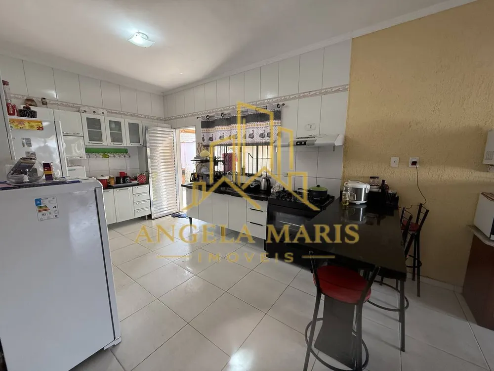 Casa, 6 quartos, 235 m² - Foto 2