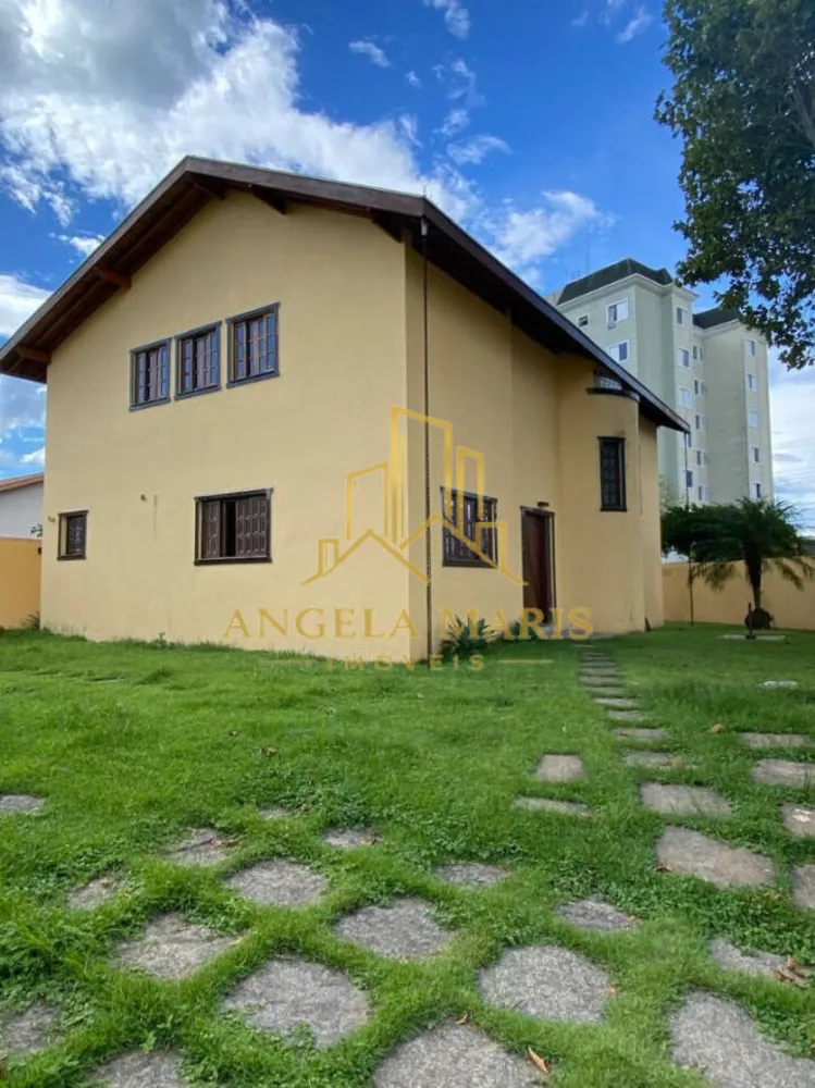Casa, 5 quartos, 237 m² - Foto 1