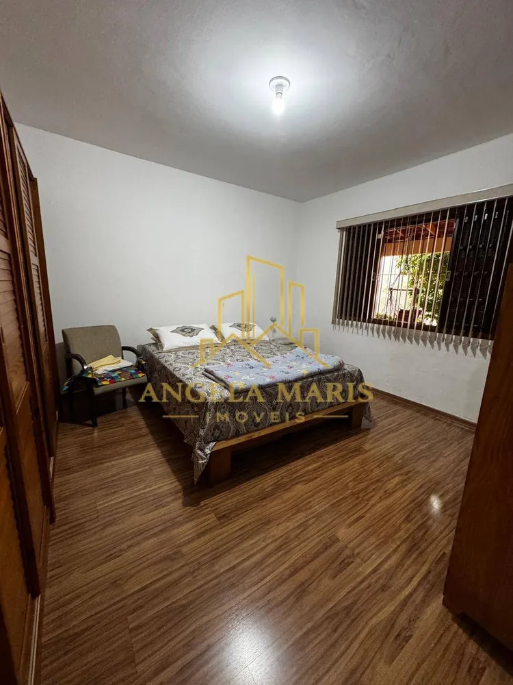Casa, 3 quartos, 228 m² - Foto 1