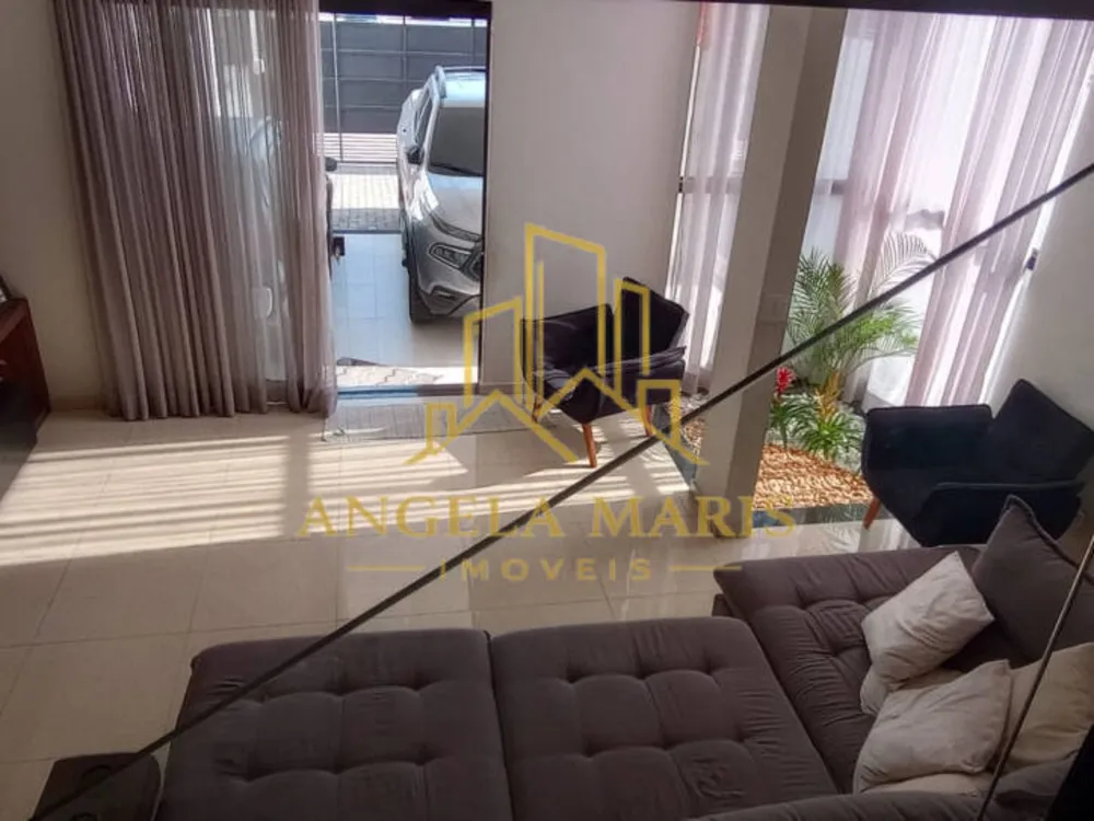 Casa, 3 quartos, 215 m² - Foto 2