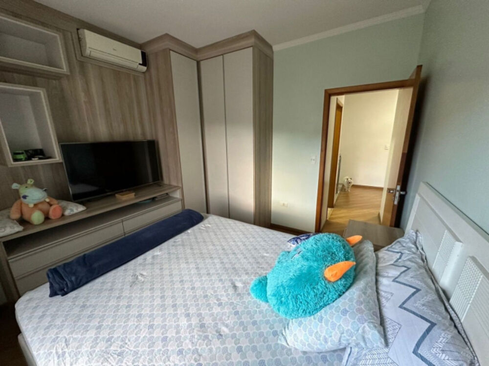 Casa à venda com 3 quartos, 194m² - Foto 4