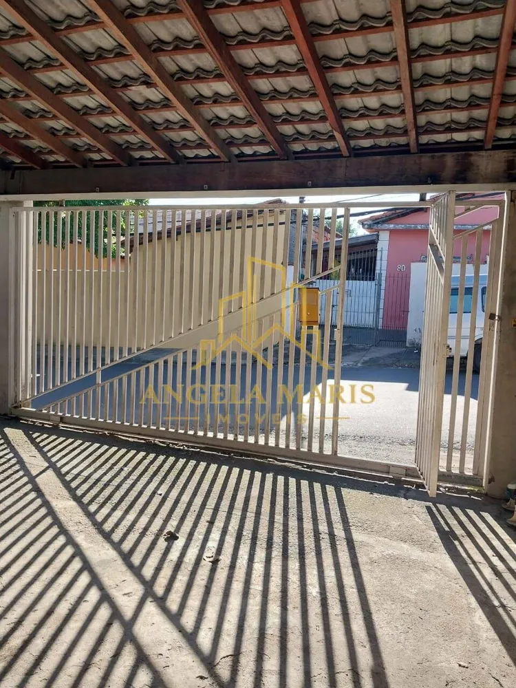 Casa, 5 quartos, 215 m² - Foto 1