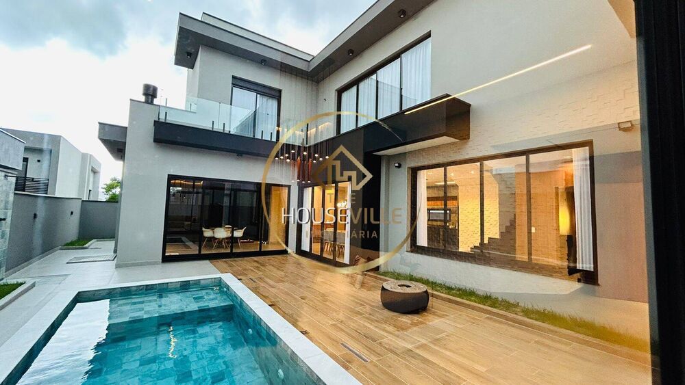 Casa de Condomínio à venda com 4 quartos, 323m² - Foto 1
