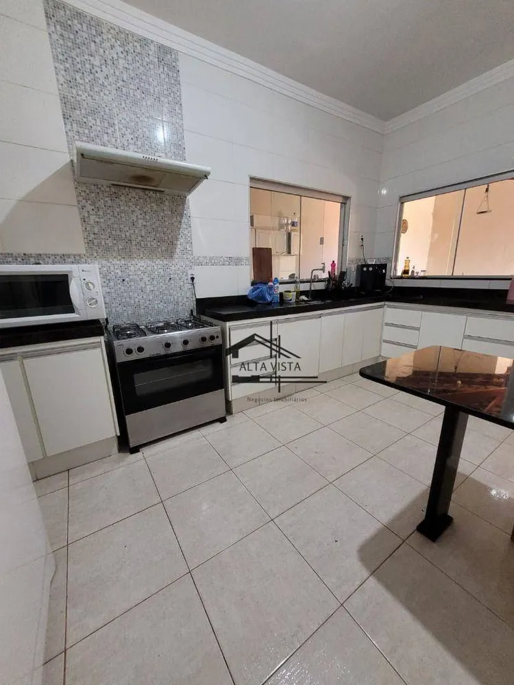 Casa, 3 quartos, 260 m² - Foto 9