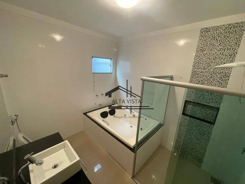 Casa, 3 quartos, 175 m² - Foto 1