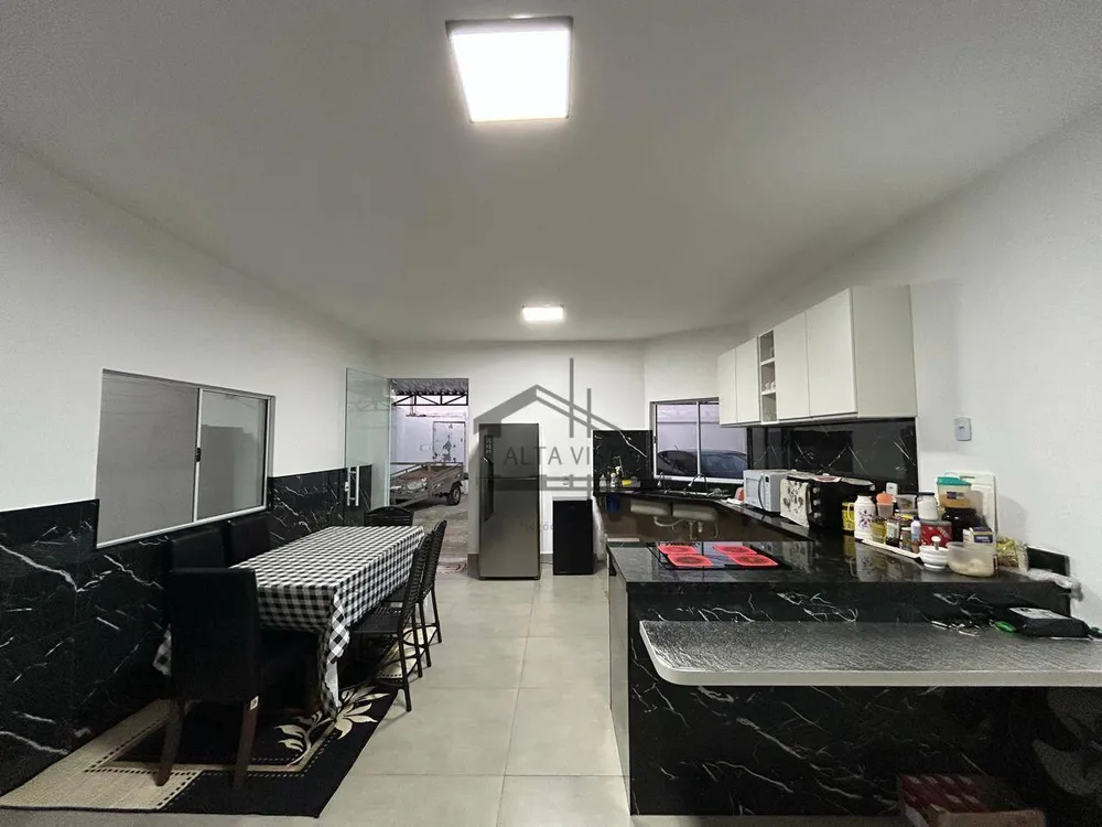 Casa, 3 quartos, 196 m² - Foto 1