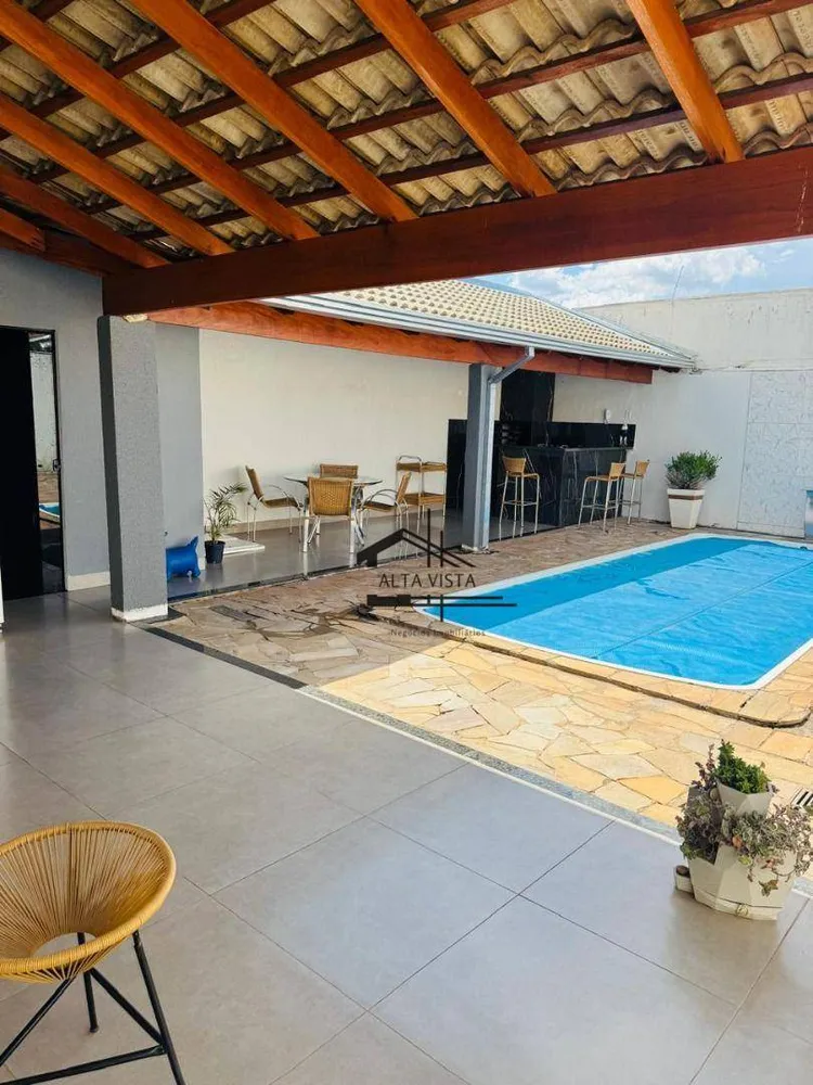 Casa, 3 quartos, 235 m² - Foto 16