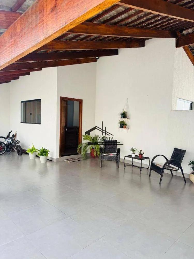 Casa, 3 quartos, 235 m² - Foto 1