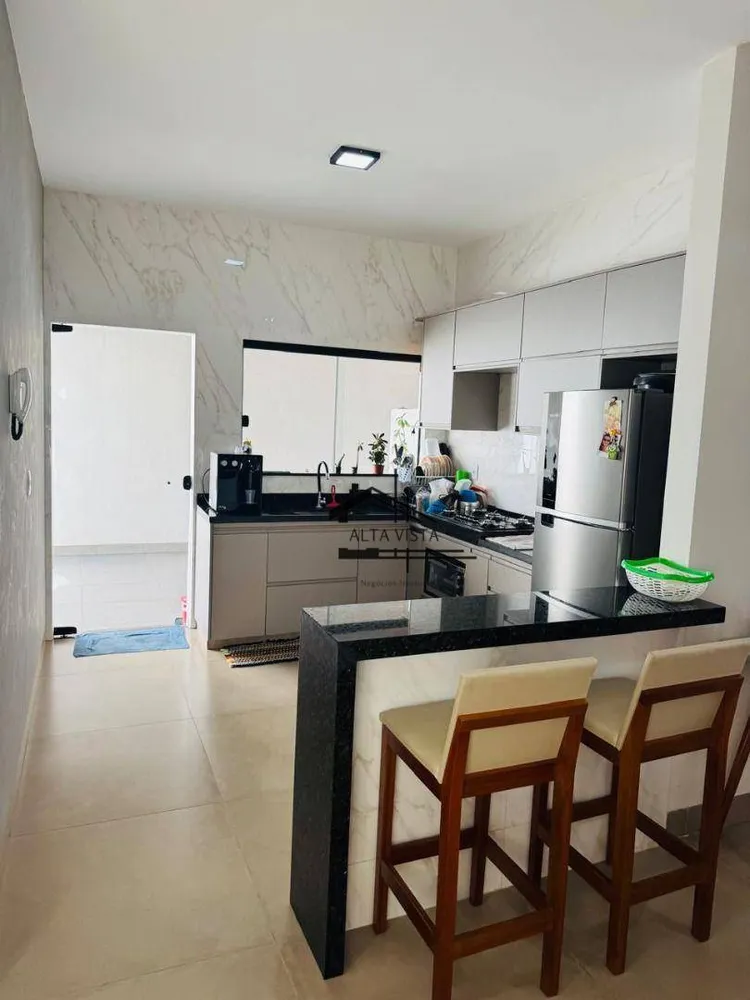 Casa, 3 quartos, 235 m² - Foto 3